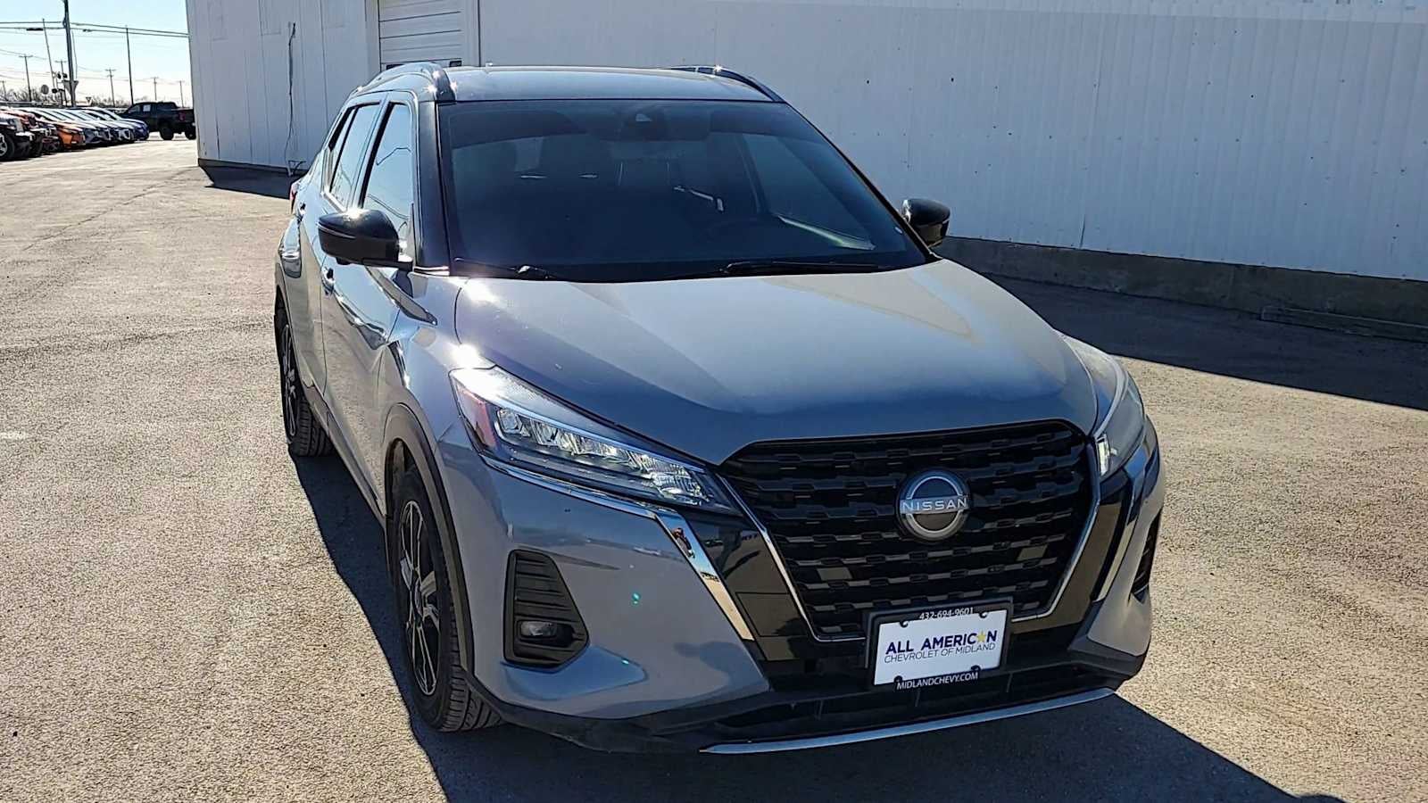 2022 Nissan Kicks SR