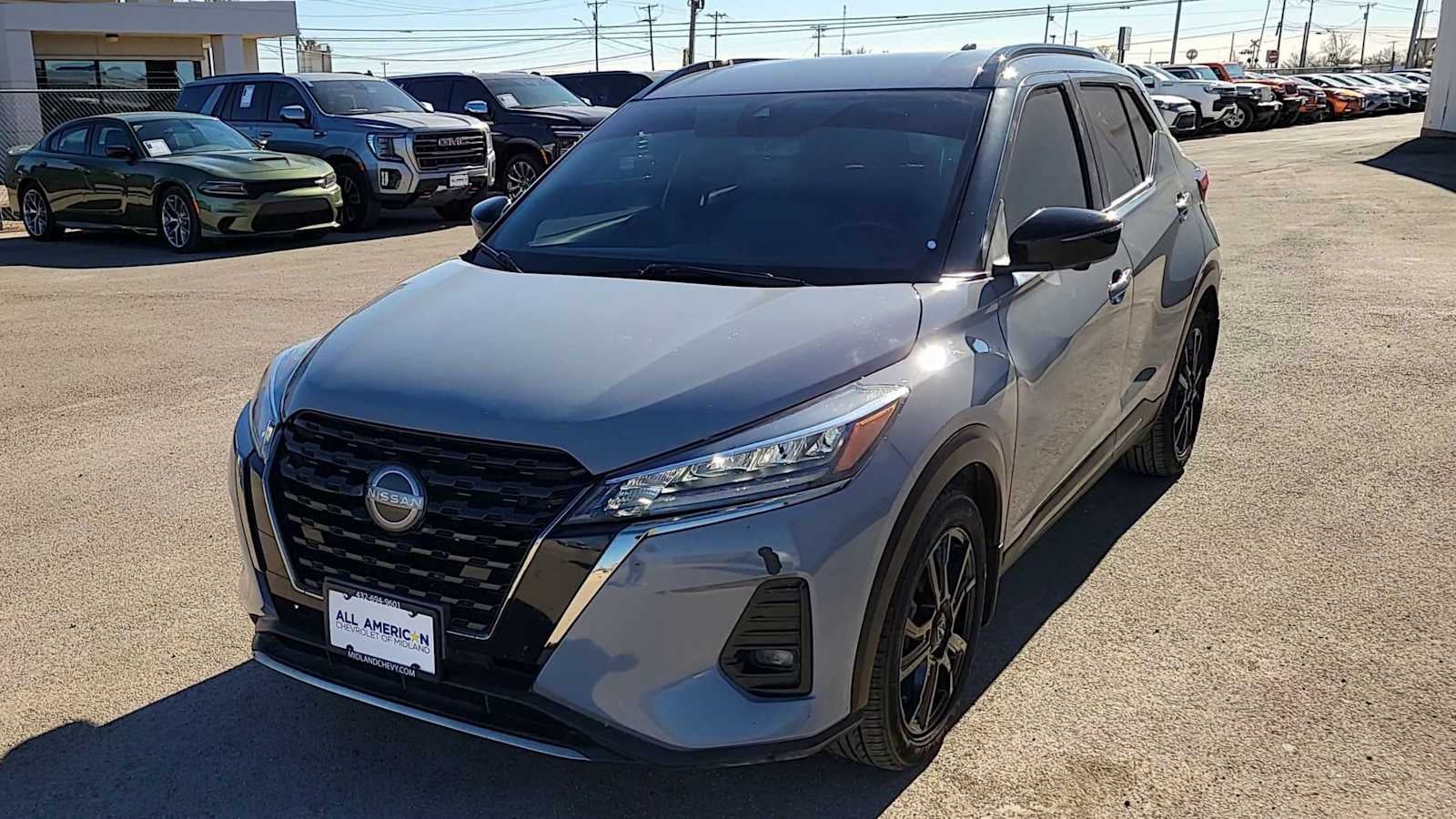 2022 Nissan Kicks SR