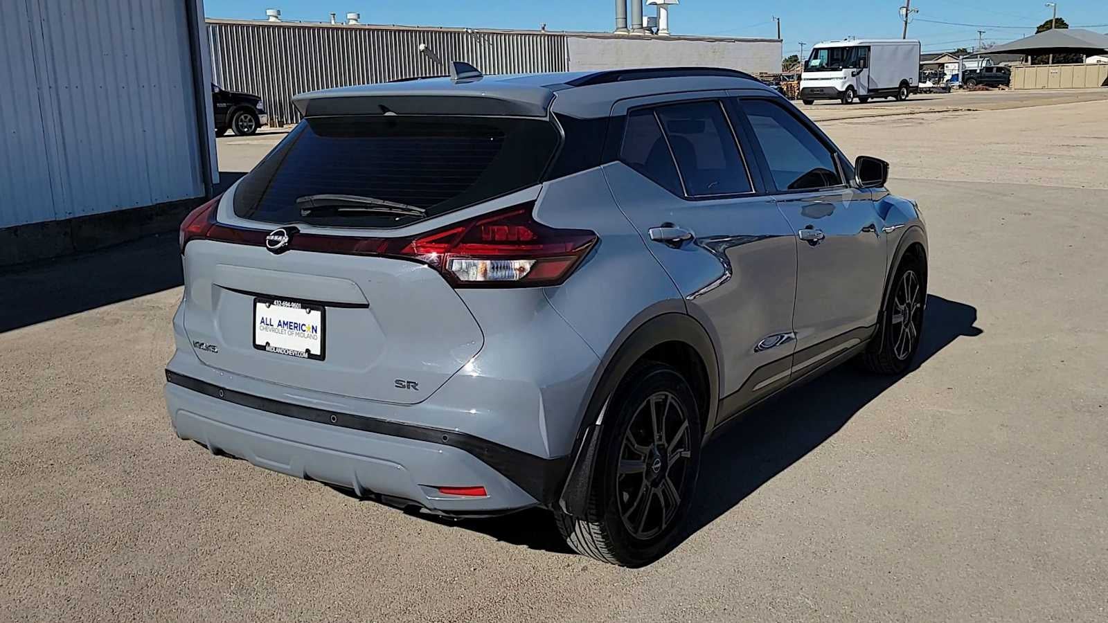 2022 Nissan Kicks SR