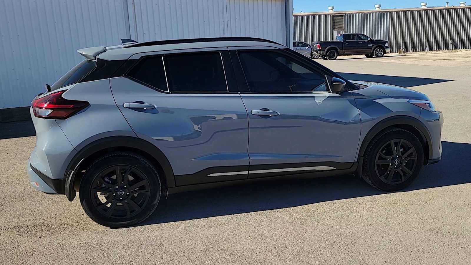 2022 Nissan Kicks SR