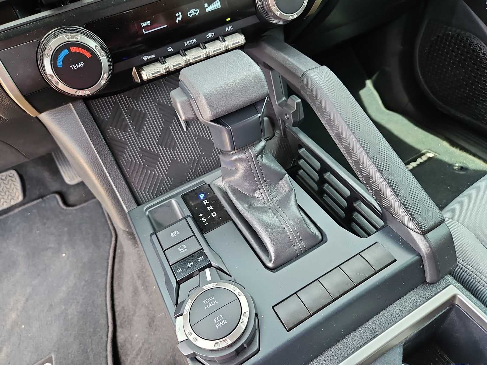 2025 Toyota Tacoma 4WD SR