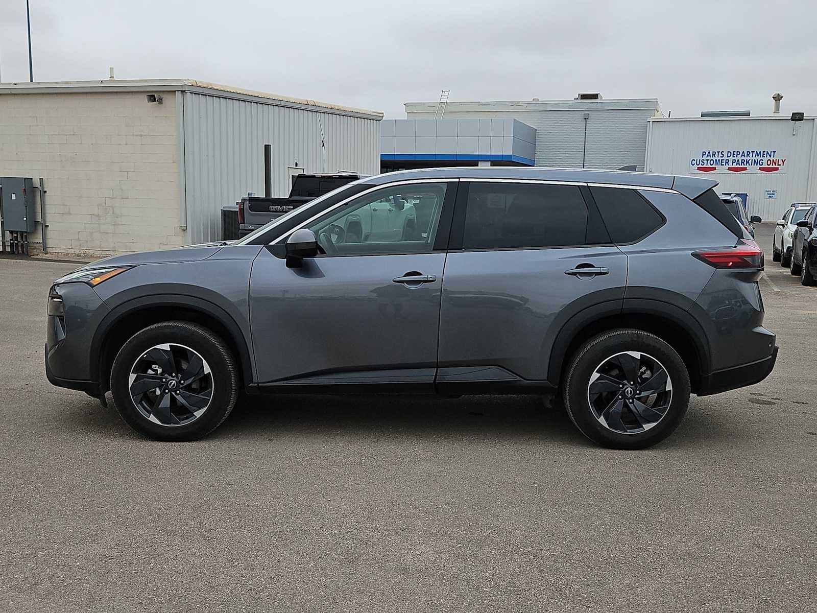 2025 Nissan Rogue SV