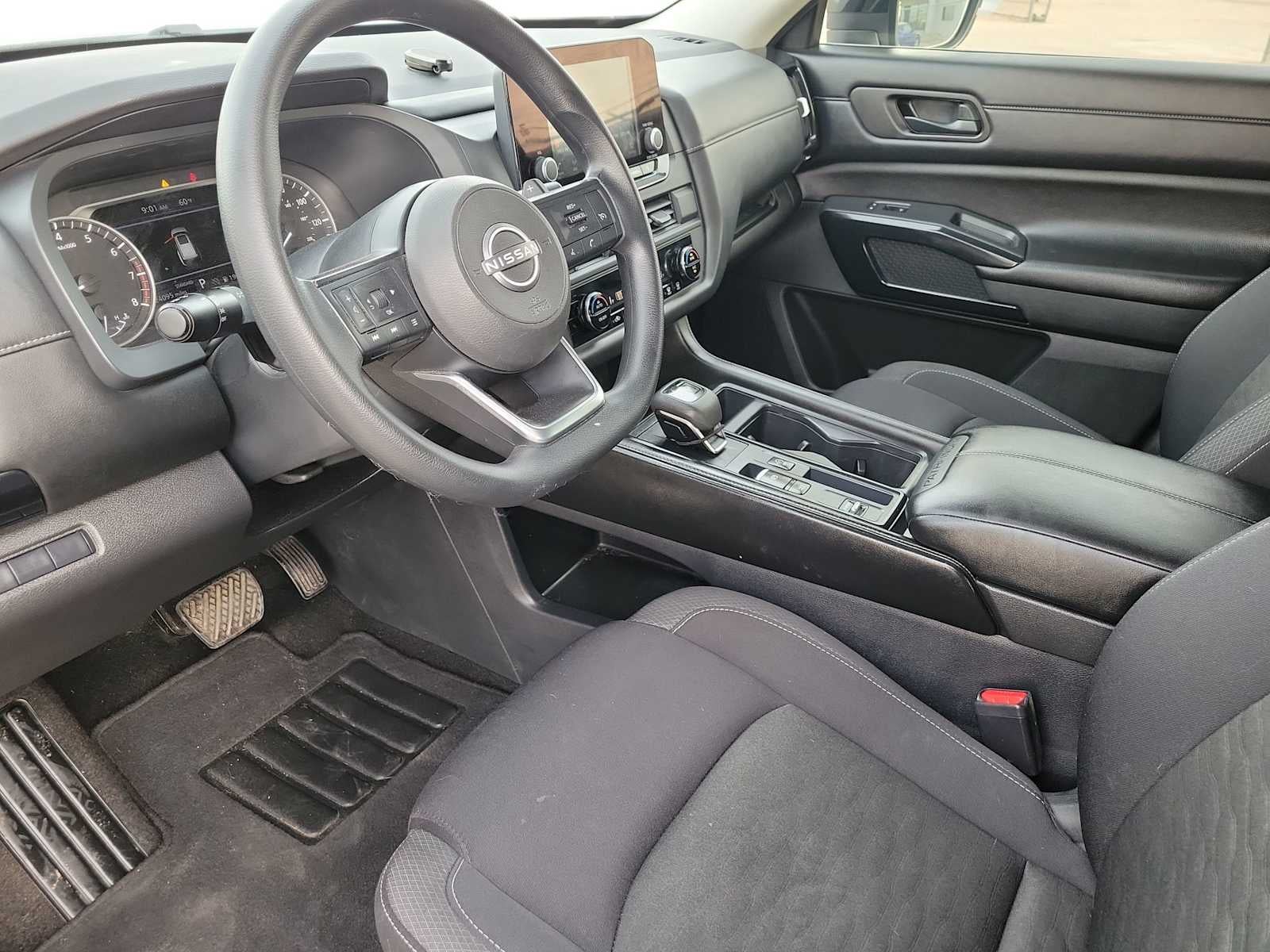 2024 Nissan Pathfinder S