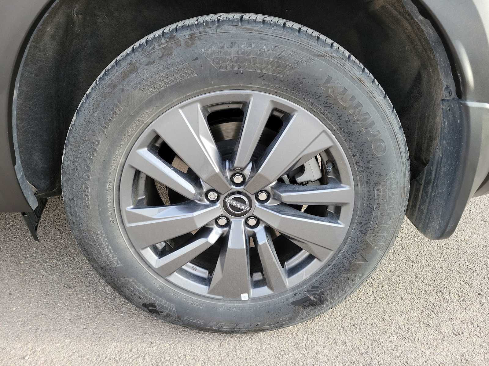 2024 Nissan Pathfinder S