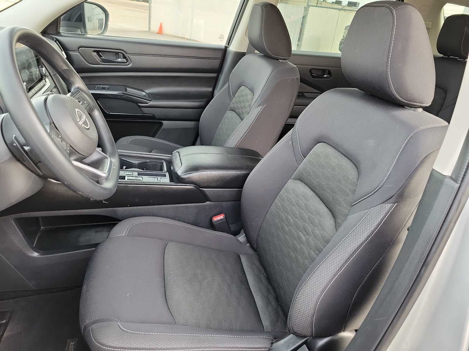 2024 Nissan Pathfinder S