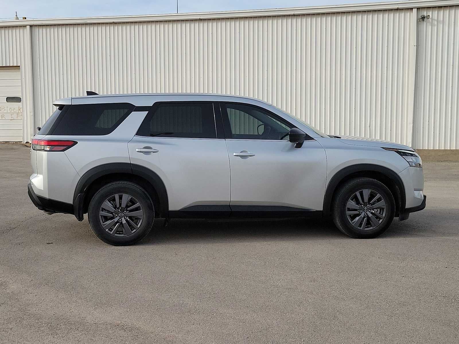 2024 Nissan Pathfinder S