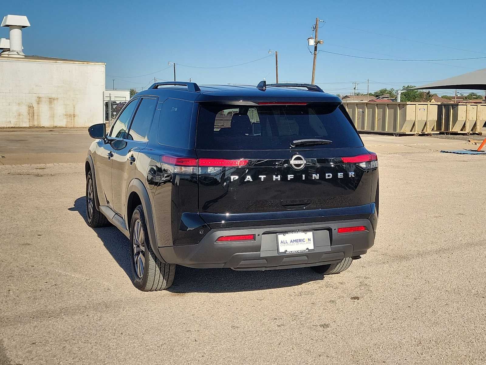 2025 Nissan Pathfinder SV