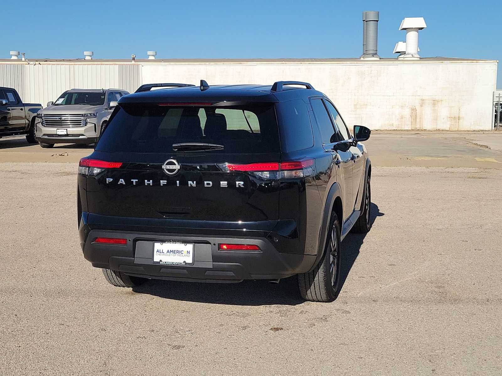 2025 Nissan Pathfinder SV