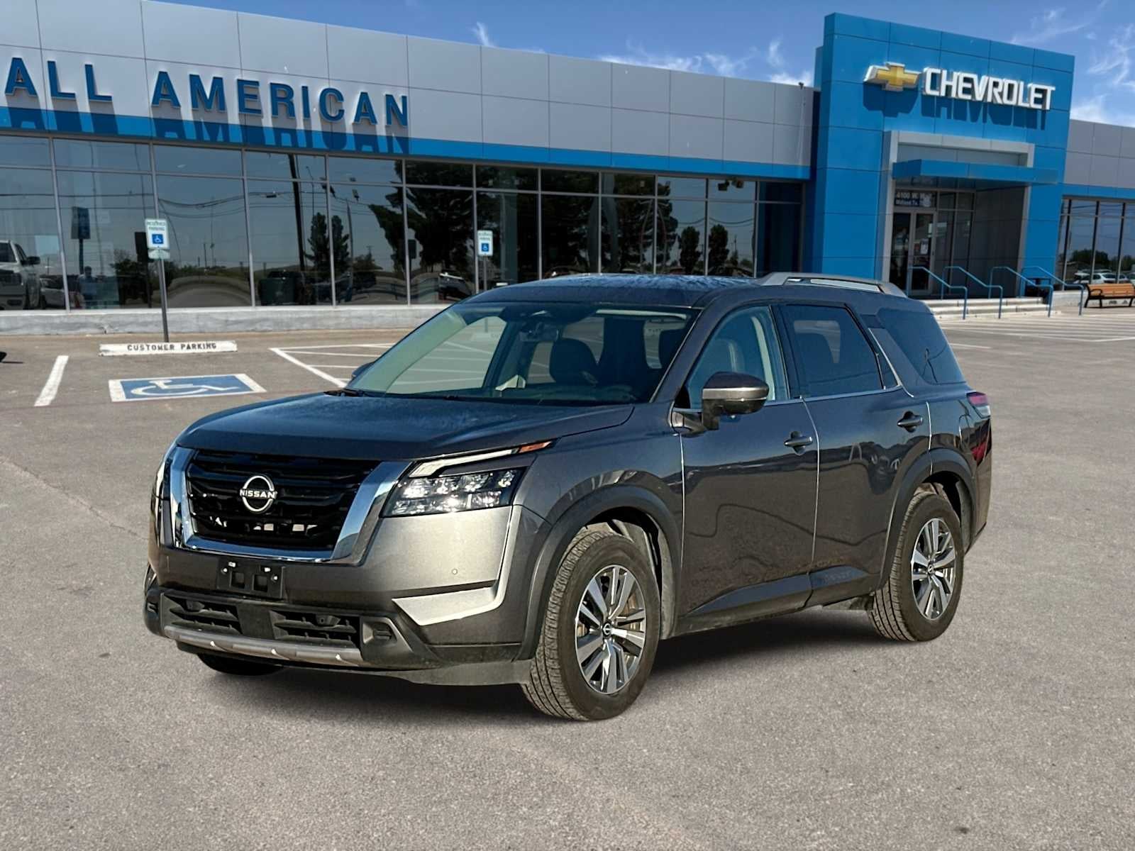 2025 Nissan Pathfinder SL