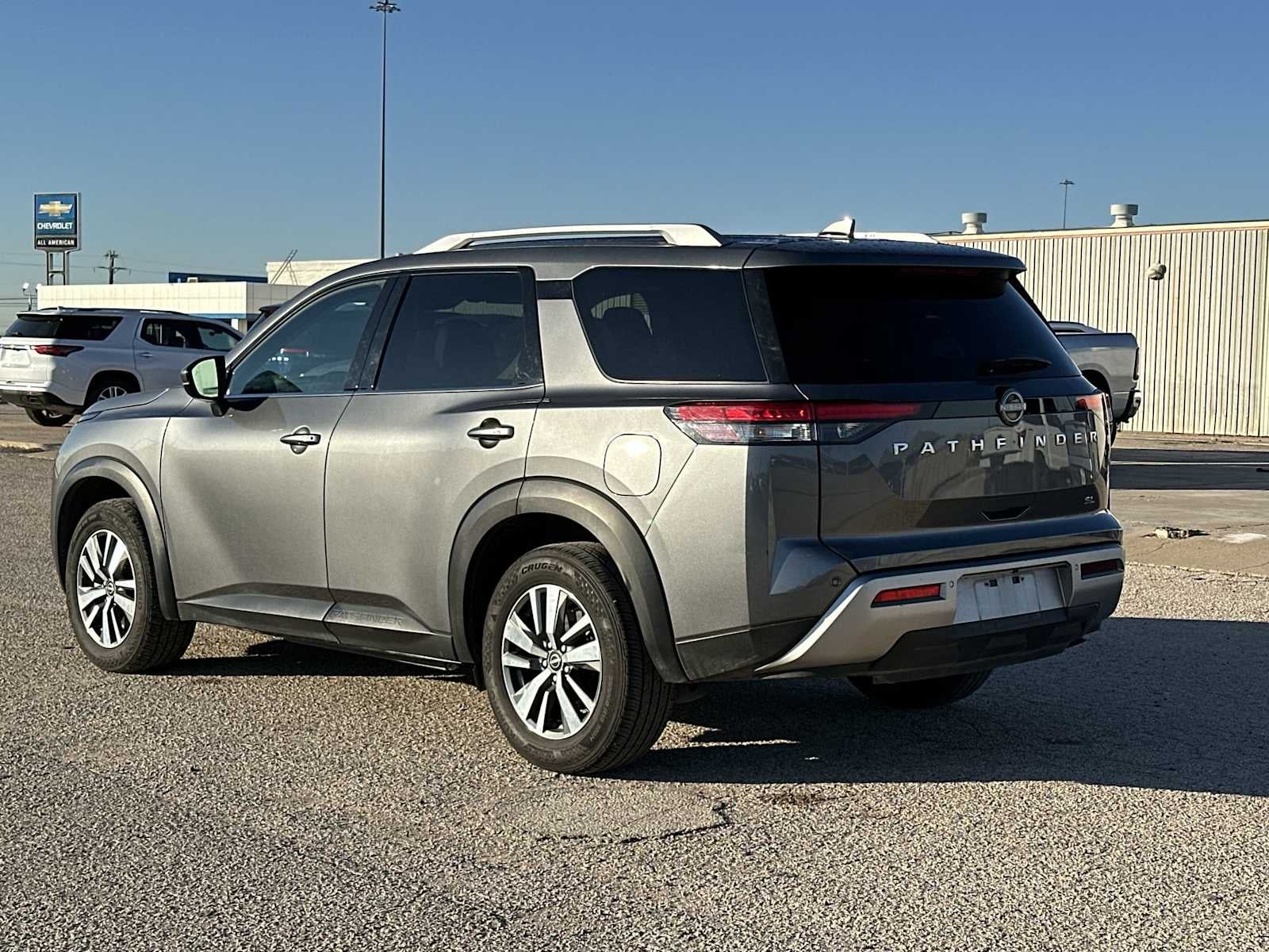 2025 Nissan Pathfinder SL