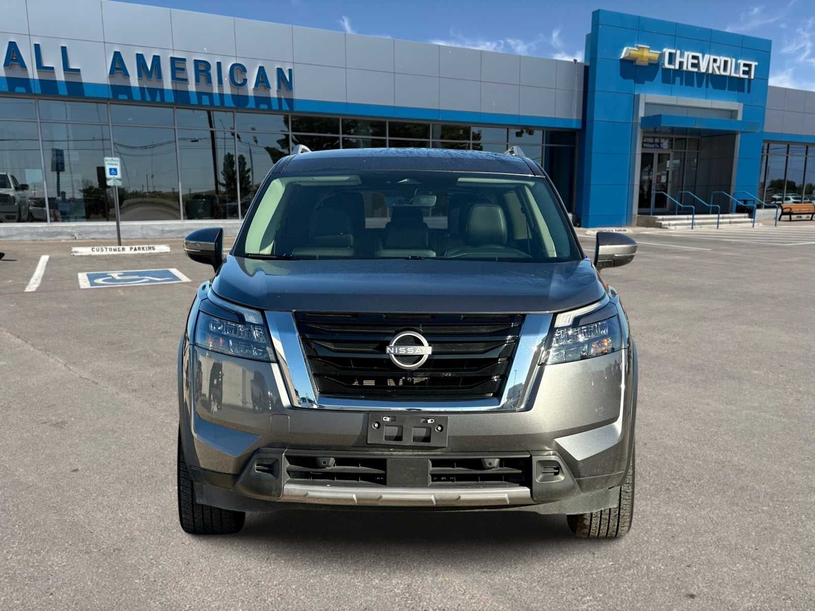 2025 Nissan Pathfinder SL