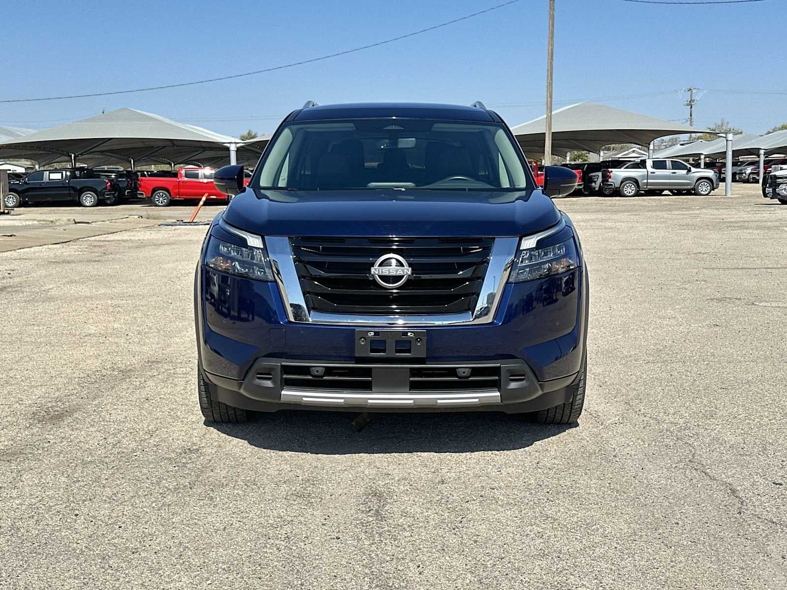 2025 Nissan Pathfinder SL