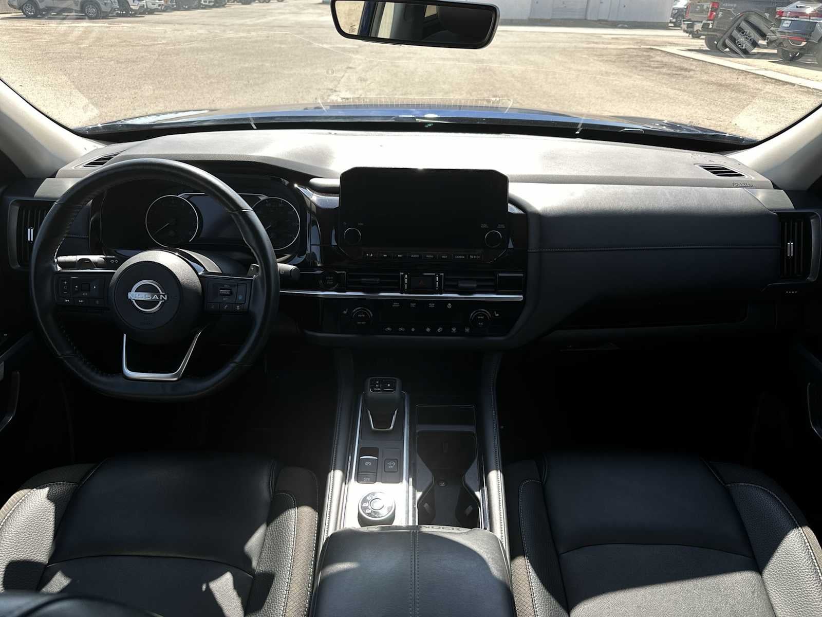 2025 Nissan Pathfinder SL