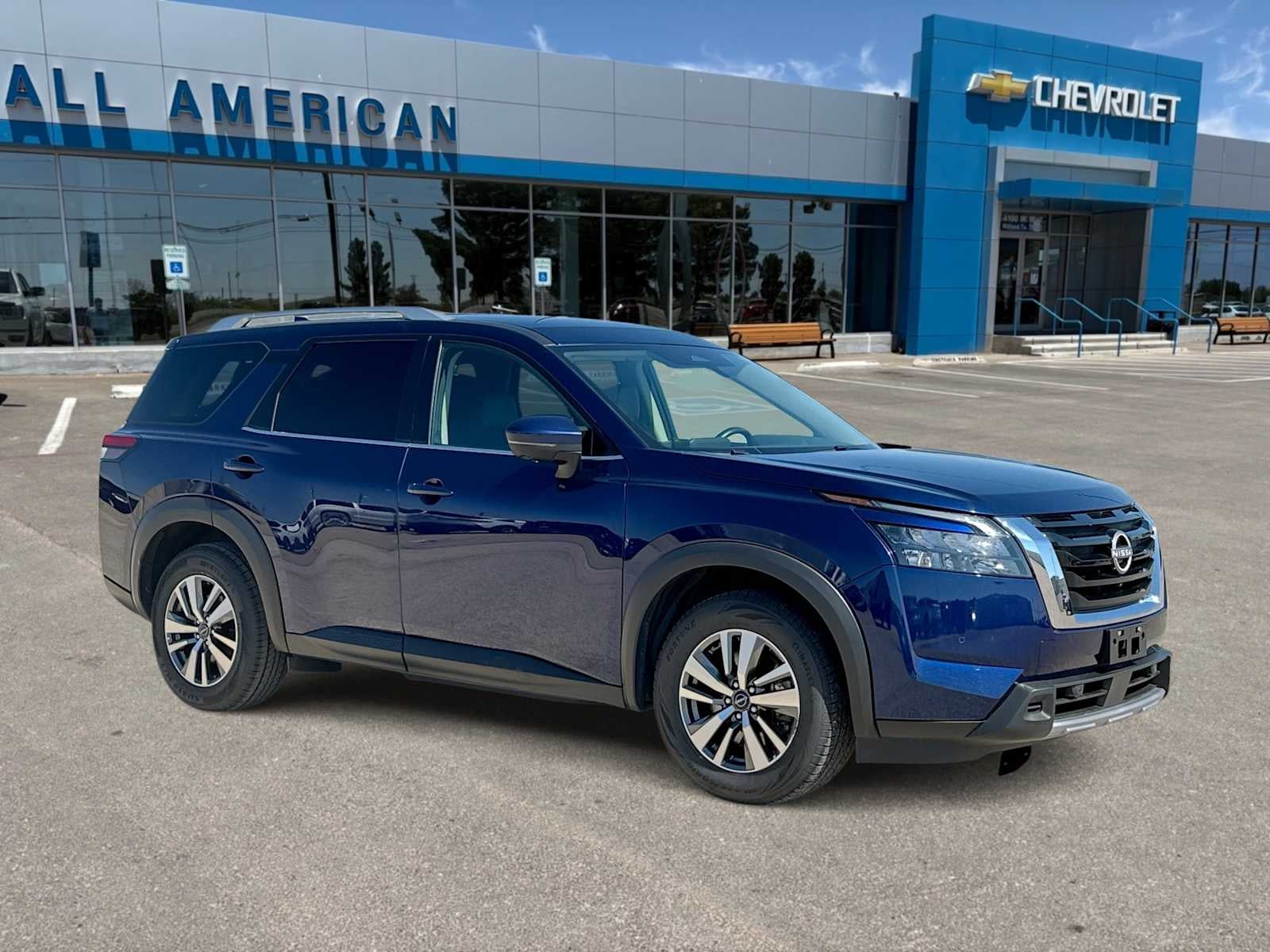 2025 Nissan Pathfinder SL