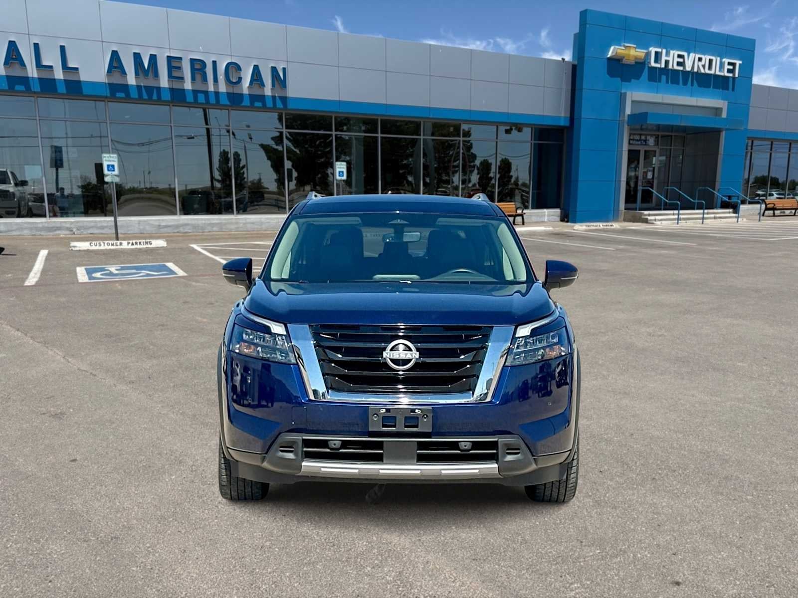 2025 Nissan Pathfinder SL