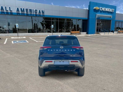 2025 Nissan Pathfinder SL