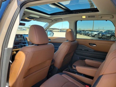 2025 Nissan Pathfinder Platinum