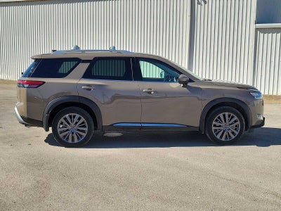 2025 Nissan Pathfinder Platinum