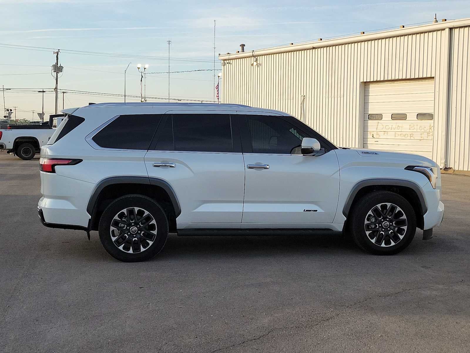 2024 Toyota Sequoia SR5