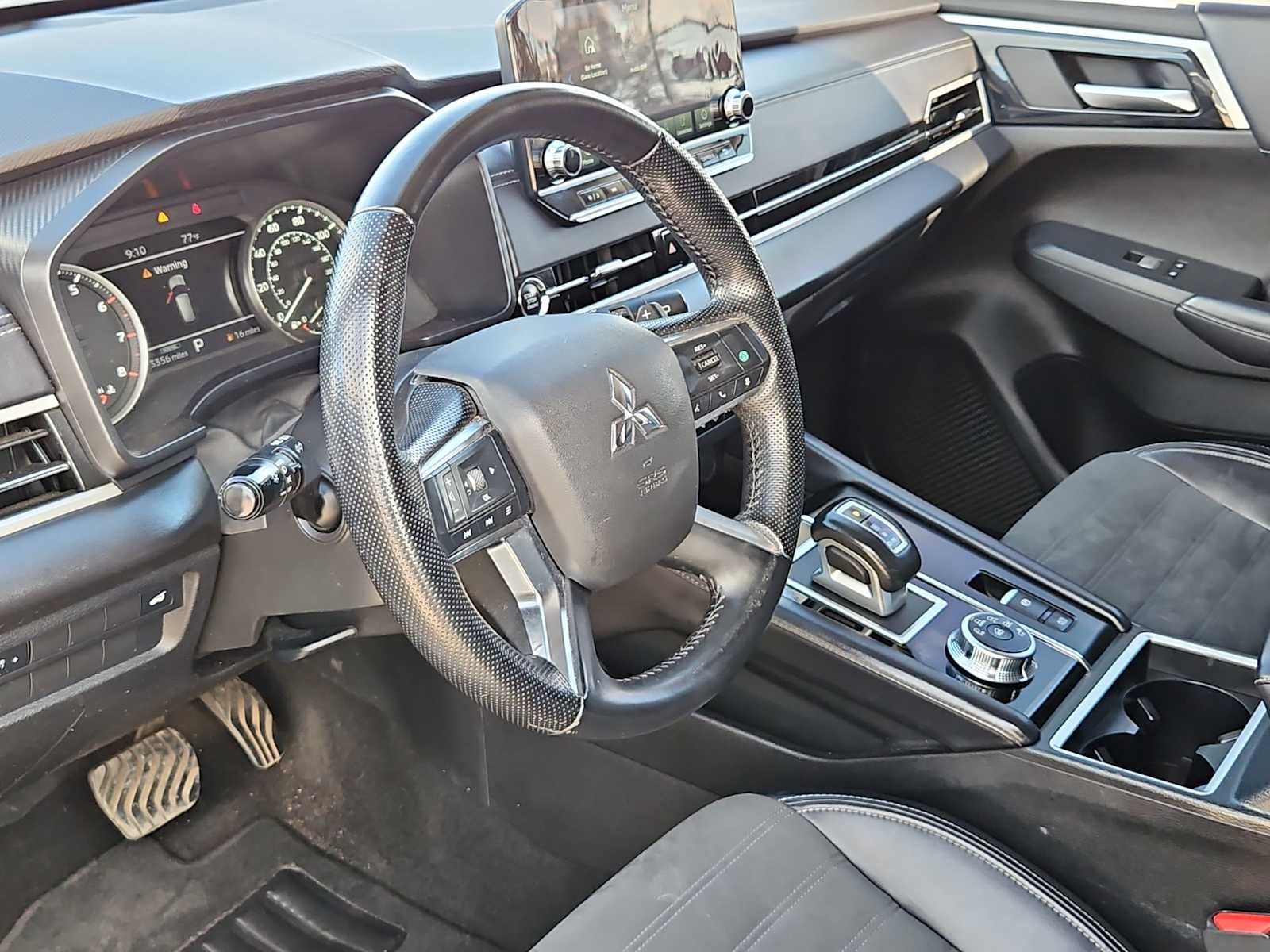2023 Mitsubishi Outlander SE