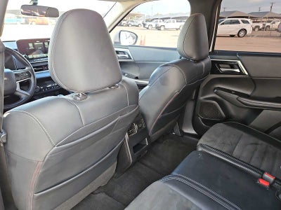 2023 Mitsubishi Outlander SE