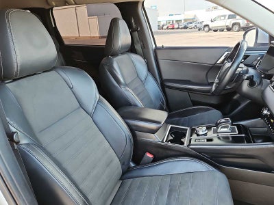 2023 Mitsubishi Outlander SE