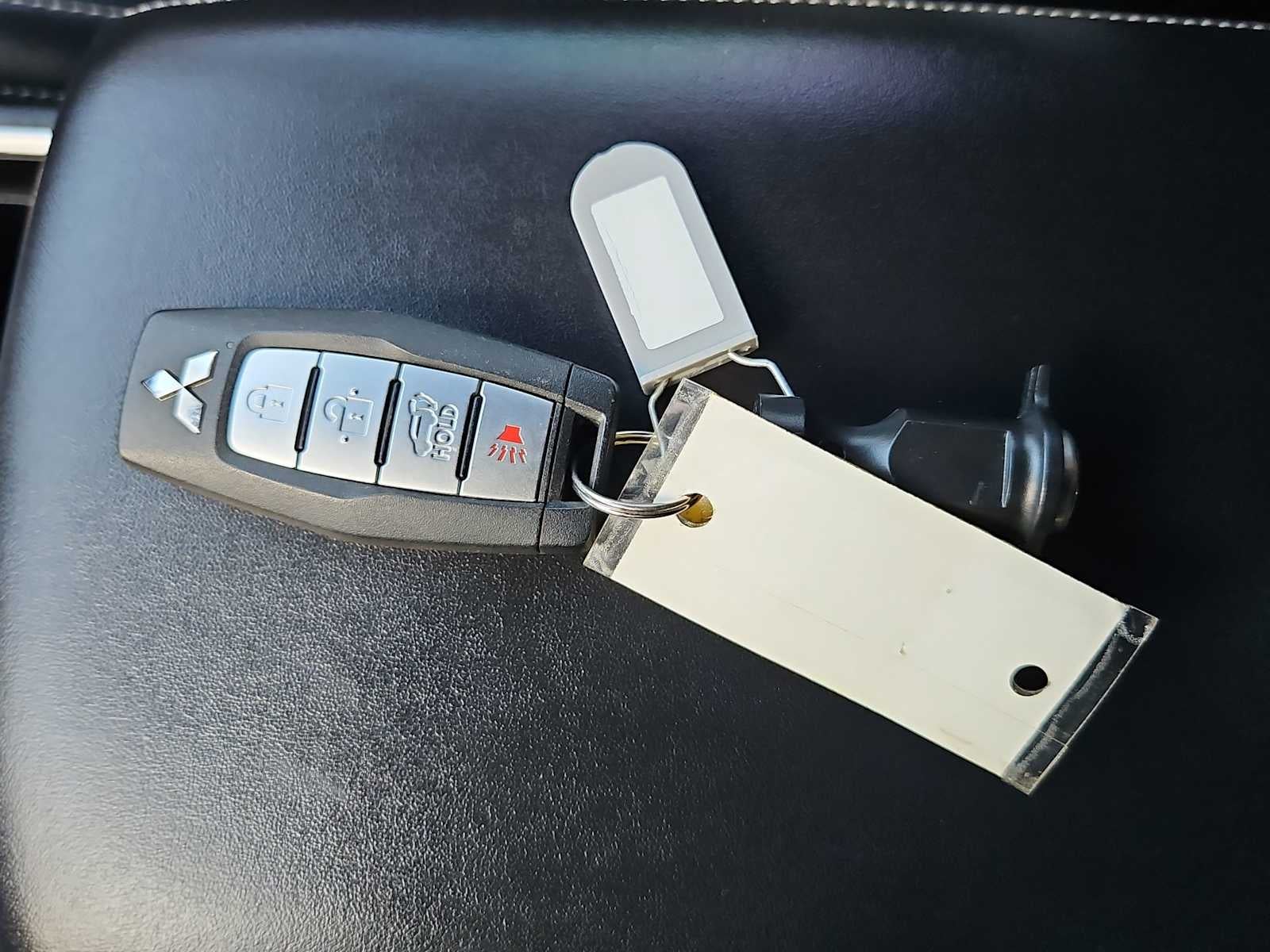 2023 Mitsubishi Outlander SE