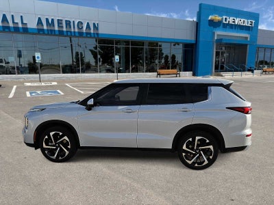 2023 Mitsubishi Outlander SE