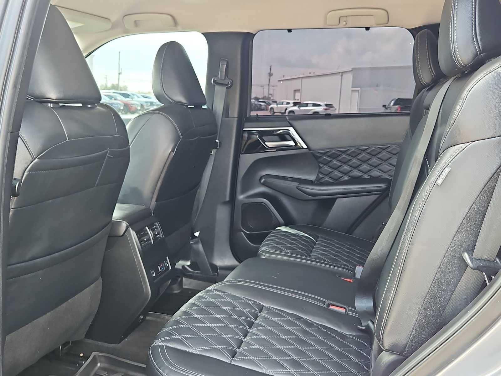 2024 Mitsubishi Outlander SEL