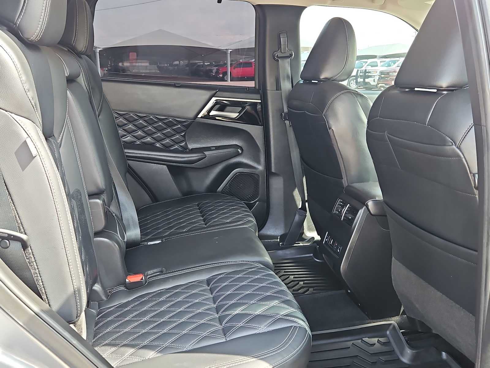 2024 Mitsubishi Outlander SEL